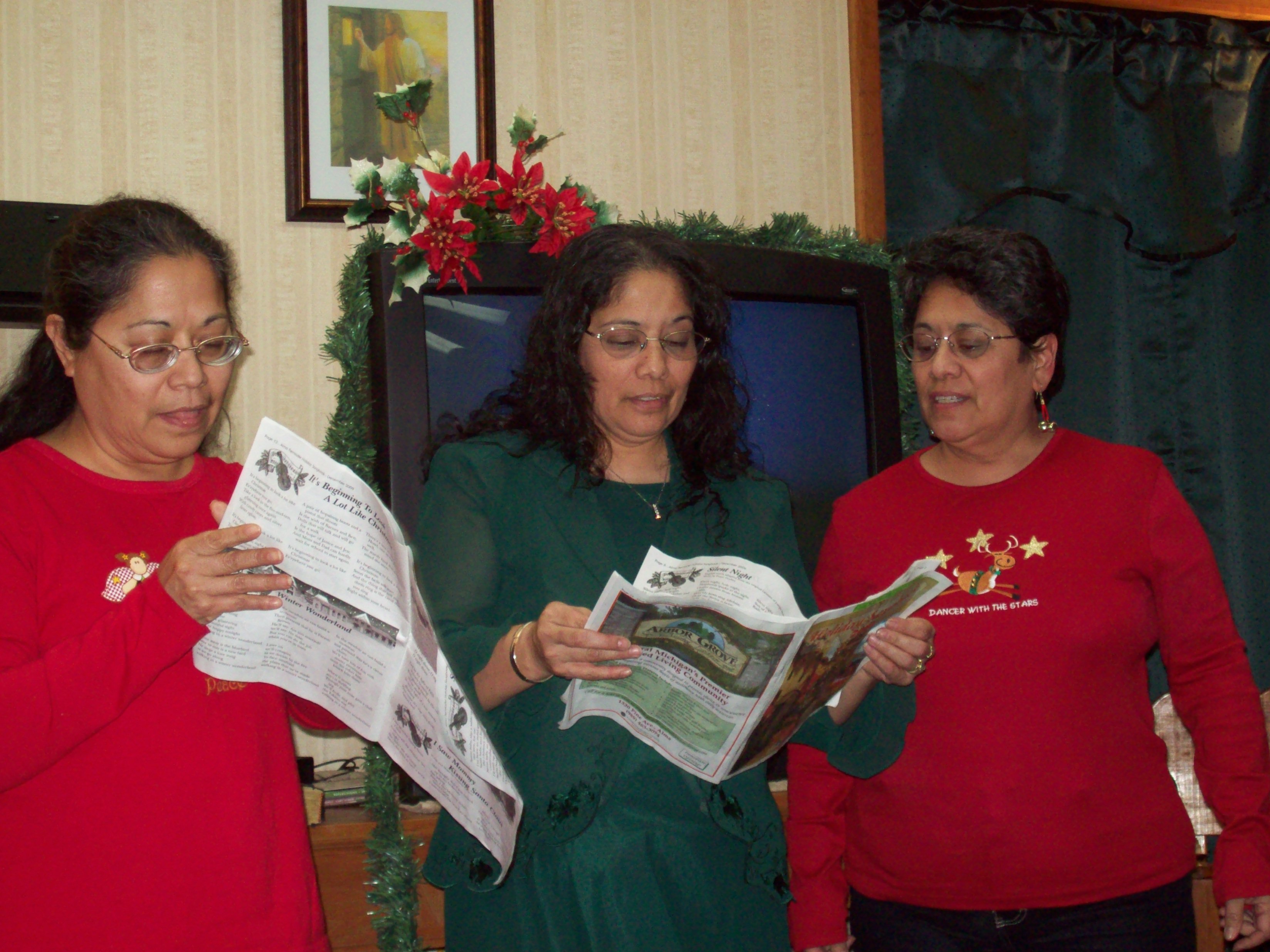christmasprog2009judypastormaryjaney.jpg